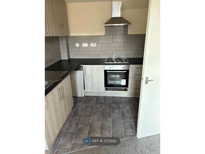 2 Bedroom Flat To Rent In Washington Buildings, Porth, CF39