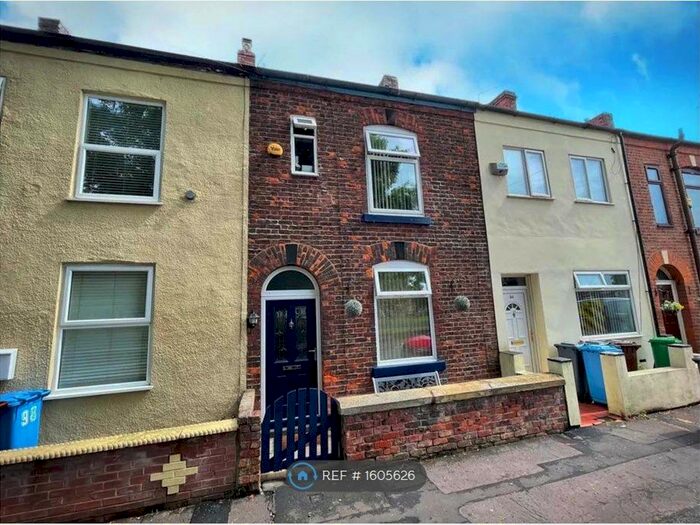 3 Bedroom Terraced House To Rent In Gaskell Street, Manchester, M40