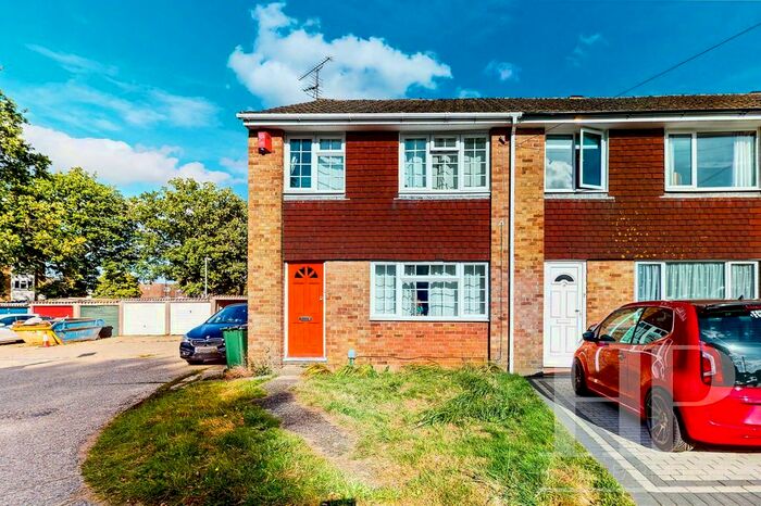 3 Bedroom End Of Terrace House To Rent In Headley Close, Crawley, RH10