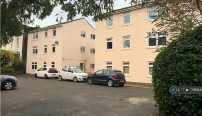 2 Bedroom Flat To Rent In Leam Terrace, Leamington Spa, CV31