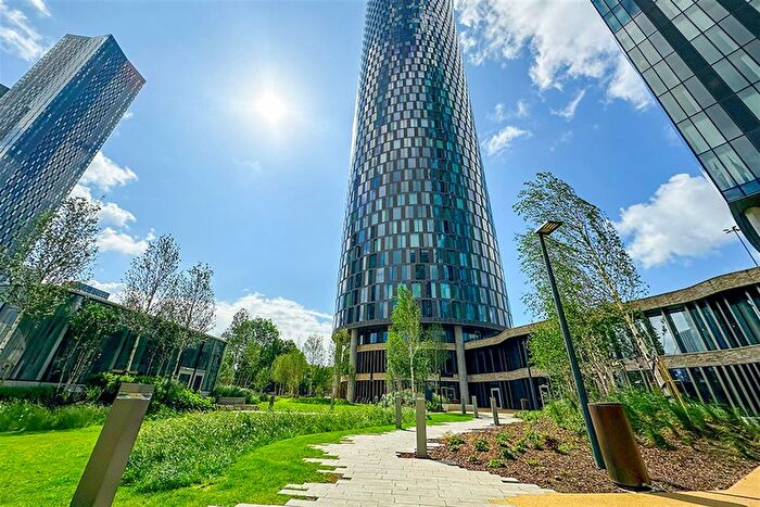 3 Bedroom Flat For Sale In Thr, M15