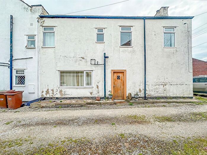 3 Bedroom Semi Detached House For Sale In Eden Avenue, Ossett, WF5