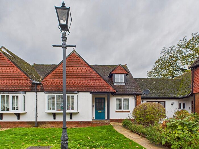 2 Bedroom Bungalow For Sale In Oakwood Cottages, Tilehurst, Reading, RG31