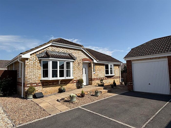 2 Bedroom Property For Sale In Duncliffe Close, Gillingham, SP8