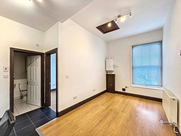 1 Bedroom Flat To Rent In Shirley Road, Southampton, SO15