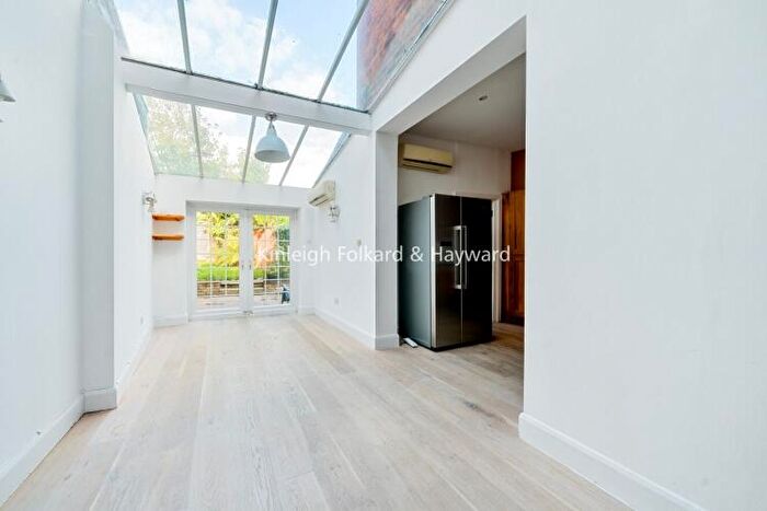 4 Bedroom House To Rent In Fitzwarren Gardens London, N19