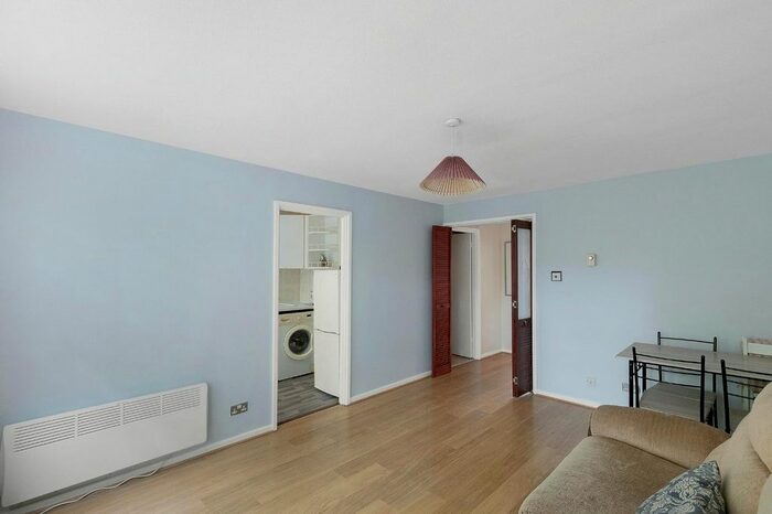 1 Bedroom Flat To Rent In Highfield Hill, Crystal Palace, London, SE19