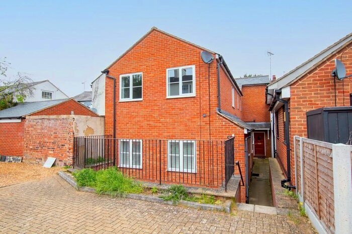 1 Bedroom Maisonette To Rent In New Road, Linslade, Leighton Buzzard, LU7