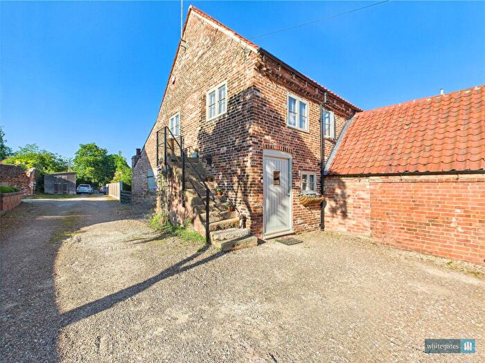 2 Bedroom Barn Conversion For Sale In Gainsborough Road, Everton, DN10