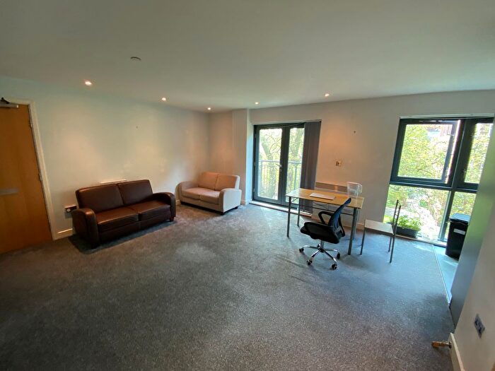 2 Bedroom Flat To Rent In The Habitat, Nottingham, NG1