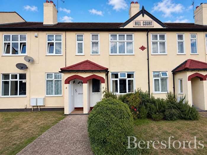 2 Bedroom Apartment For Sale In Upminster Road, Hornchurch, RM11
