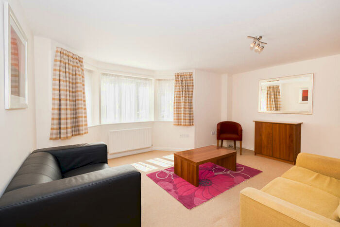 1 Bedroom Apartment To Rent In Saxon Court, Stephen Road, OX3