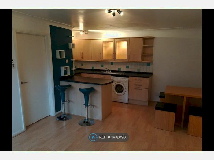1 Bedroom Flat To Rent In Rosebury Drive, Bisley, Woking, GU24