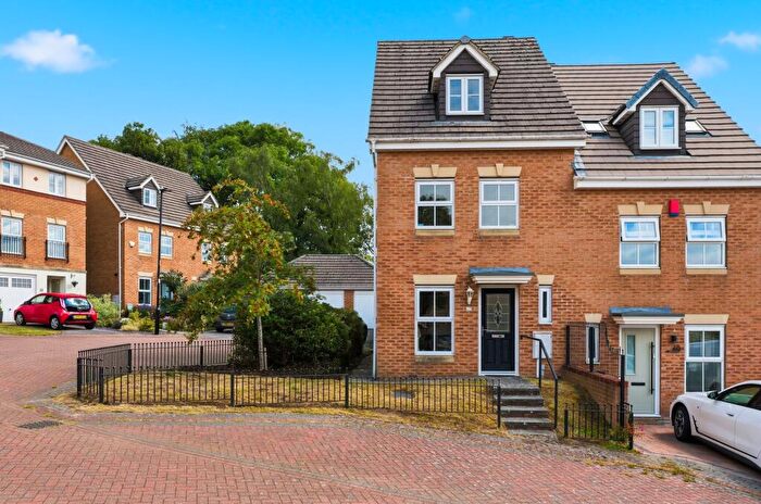 3 Bedroom Semi-Detached House For Sale In King Ecgbert Road, Totley Rise, S17