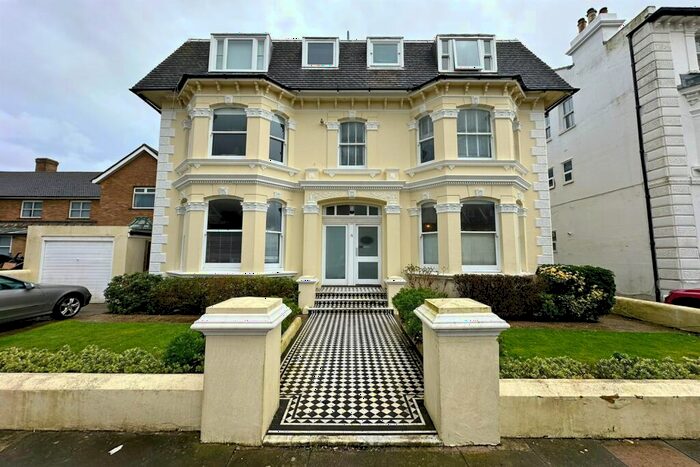 1 Bedroom Flat To Rent In Sackville Gardens, Hove, BN3