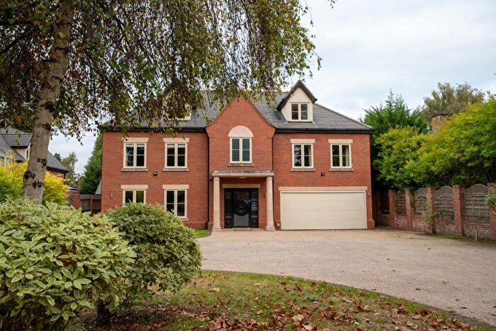 6 Bedroom Detached House To Rent In Warwick Road, Knowle, Solihull, West Midlands, B93