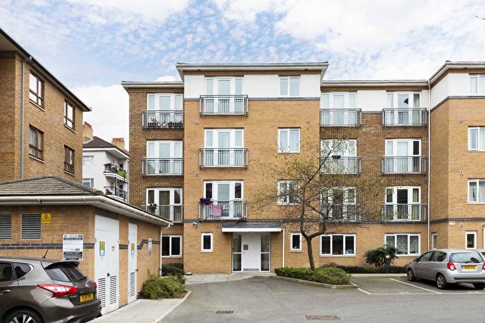 1 Bedroom Flat To Rent In Morton Close, Shadwell, E1