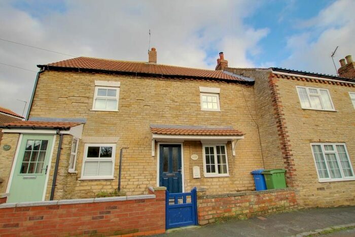 2 Bedroom Cottage To Rent In Gale Gate, North Newbald, YO43