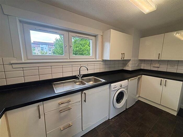 2 Bedroom Flat To Rent In Speckled Wood Court, Dundee, DD4