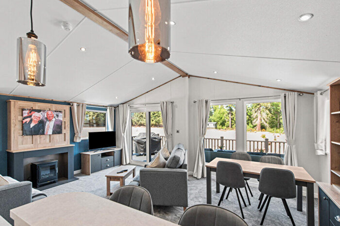 2 Bedroom Lodge For Sale In Castleton Road, Tullibardine, PH3