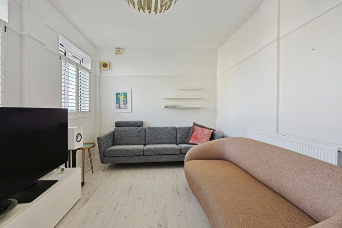 1 Bedroom Flat For Sale In Rawson Street, London, SW11
