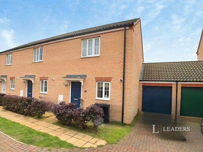 2 Bedroom Semi-Detached House To Rent In Ascot Close, Bourne, Lincolnshire, PE10