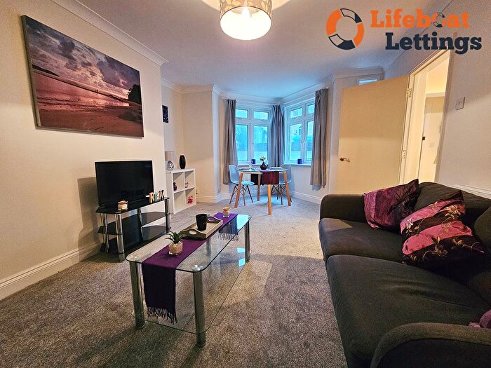 2 Bedroom Flat To Rent In Folkestone Road, Dover, CT17