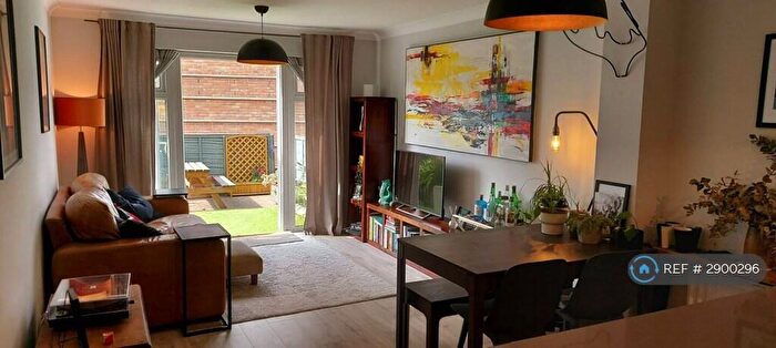 2 Bedroom Maisonette To Rent In Leabank Square, London, E9