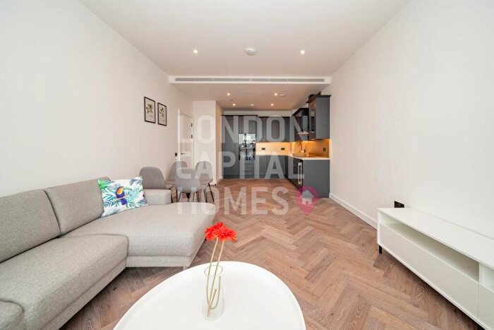 2 Bedroom Apartment To Rent In Merino Gardens, London, E1W