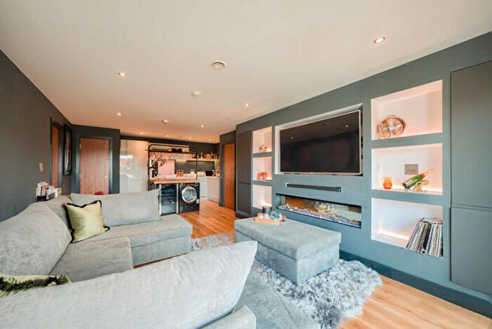 2 Bedroom Flat For Sale In Apartment, The Kettleworks, Birmingham, B1