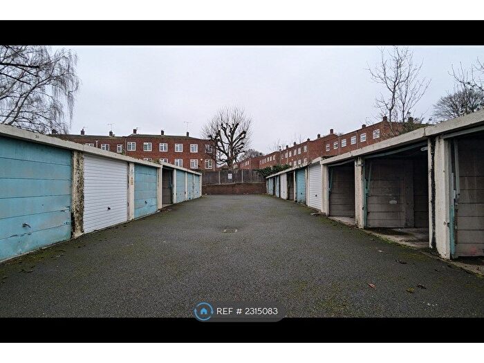 2 Bedroom Flat To Rent In Craigside, Kingston Upon Thames, KT2