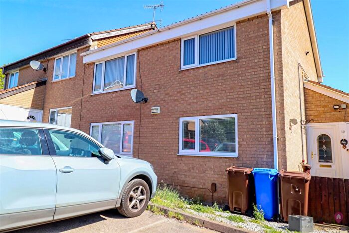 2 Bedroom Flat For Sale In Westcroft Grove Westfield, Sheffield, S20