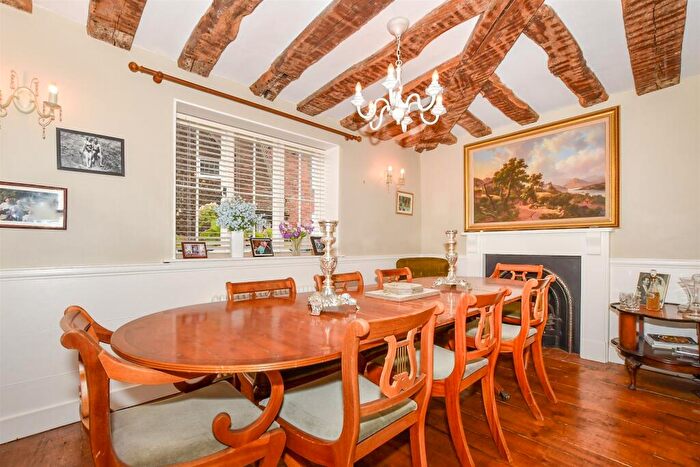 4 Bedroom End Of Terrace House For Sale In The Square, Lenham, Maidstone, Kent, ME17