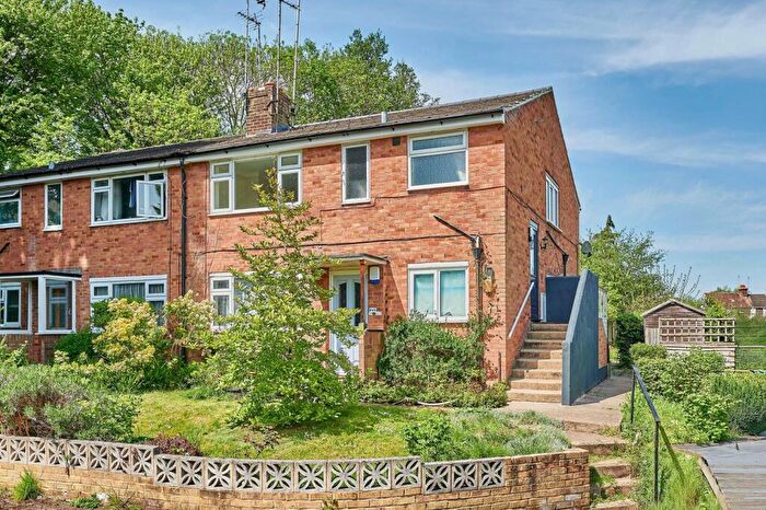 2 Bedroom Maisonette To Rent In Hyde Close, Harpenden, Hertfordshire, AL5