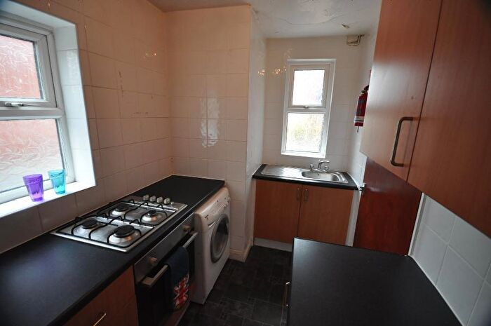 2 Bedroom Terraced House To Rent In Hessle Road, Hyde Park, Leeds, LS6