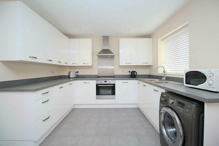 3 Bedroom Semi-Detached House To Rent In Highland Drive, Loughborough, LE11