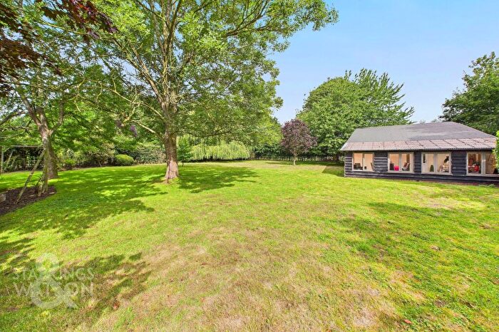 5 Bedroom Barn Conversion For Sale In Church Lane, Winfarthing, Diss, IP22