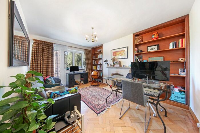 1 Bedroom Flat To Rent In Verity House, Abercorn Place, NW8