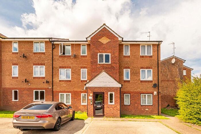 1 Bedroom Flat For Sale In Express Drive, Ilford, IG3