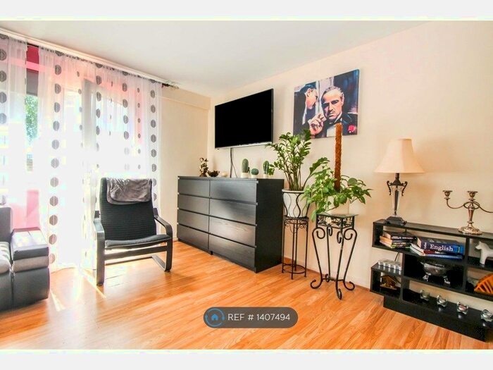 3 Bedroom Maisonette To Rent In Rawstone Walk, London, E13