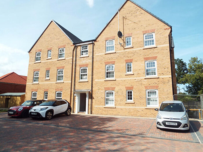 2 Bedroom Apartment To Rent In Apt, Saunders House, HU13