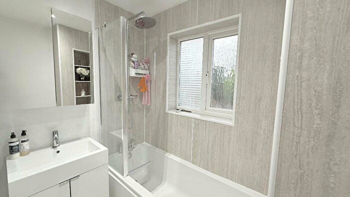 1 Bedroom Cluster House For Sale In Twigden Court, Leagrave, Luton, Bedfordshire, LU3