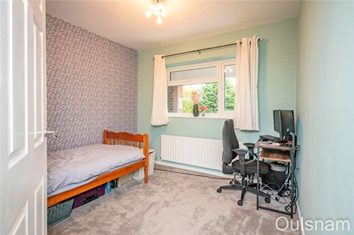 2 Bedroom Apartment For Sale In Stourbridge Road, Catshill, Bromsgrove, Worcestershire, B61