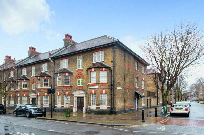 2 Bedroom Apartment To Rent In Portland Street, London, SE17