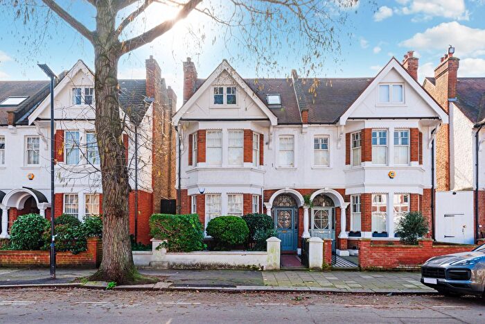 1 Bedroom Flat To Rent In Wavendon Avenue, London, W4