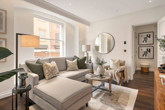 3 Bedroom Flat For Sale In Charles Street, London, W1J