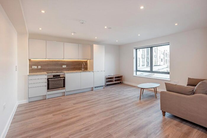 2 Bedroom Apartment To Rent In Windsor Bridge Road, Bath, Somerset, BA2