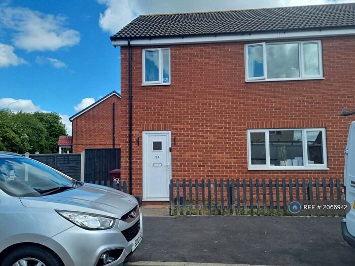 3 Bedroom Semi-Detached House To Rent In Kings Road, Barnetby, DN38