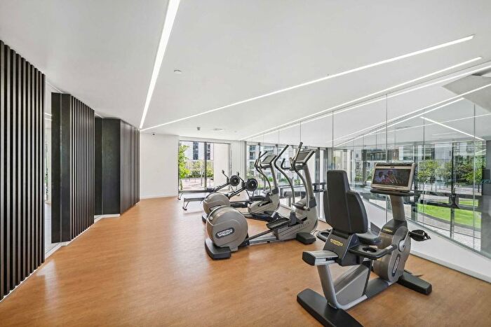 3 Bedroom Flat To Rent In Hyperion Tower, Pump House Crescent, Brentford, TW8