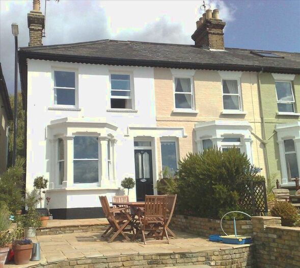 3 Bedroom End Of Terrace House To Rent In The Gardens, Leigh-On-Sea, SS9